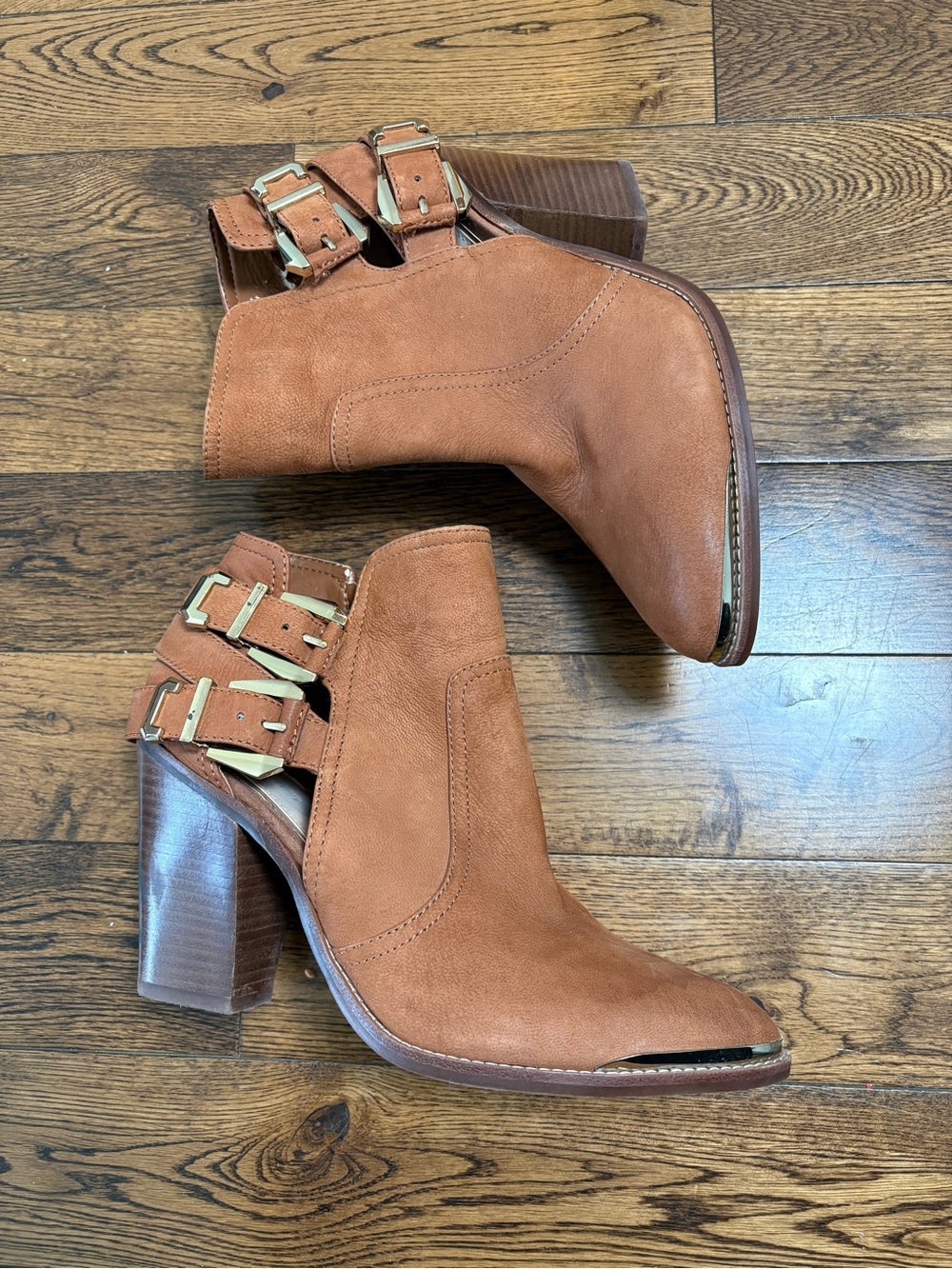Gianni Bini Bennet Cutout Block Heel Leather Shooties Size 9.5